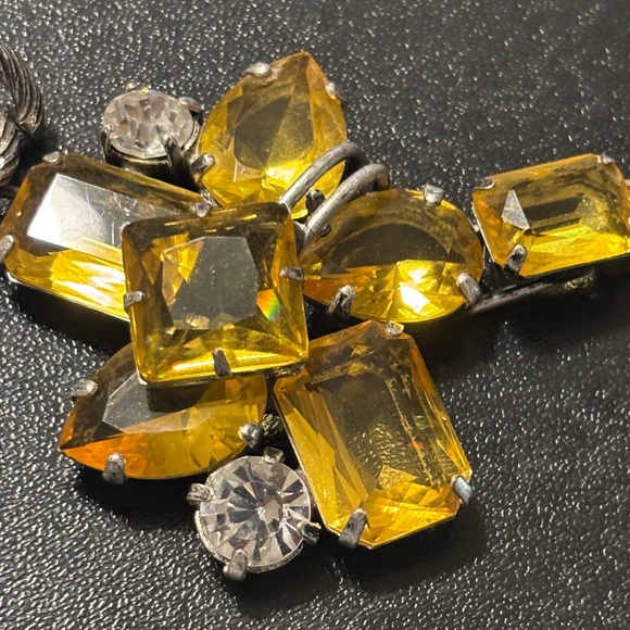 Elegant Silver Tone Necklace With Yellow Resin Cabachons Necklace by Loft - Picture 2 of 8